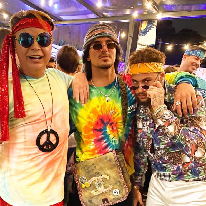 PHOTOS - Neymar en hippie, Messi en pyjama, Mbappe déguisé: Le noël (insolite) des footballeurs