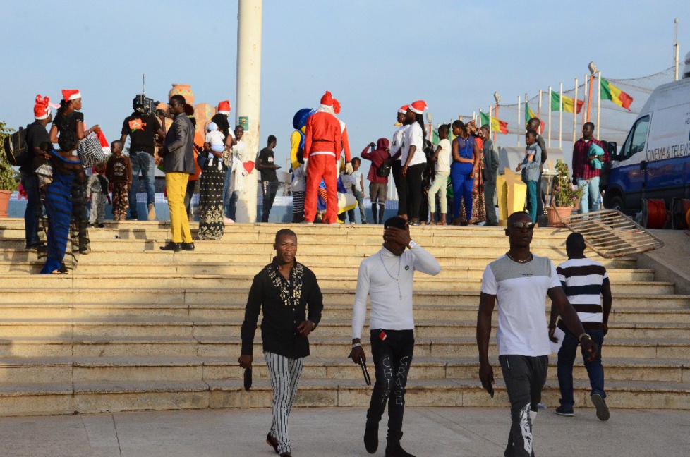 VIDEO + PHOTOS: Noël de "Ouf"  avec Coumba Gawlo Seck et les enfants à la place du Souvenir africain