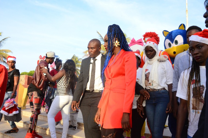 VIDEO + PHOTOS: Noël de "Ouf"  avec Coumba Gawlo Seck et les enfants à la place du Souvenir africain