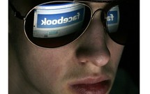 Google vs Facebook, une guerre sans merci : l'utilisateur, victime collatérale ?