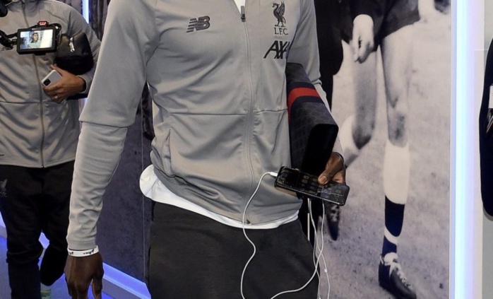 PHOTOS - Le téléphone portable de Sadio Mané qui fait le buzz sur la toile