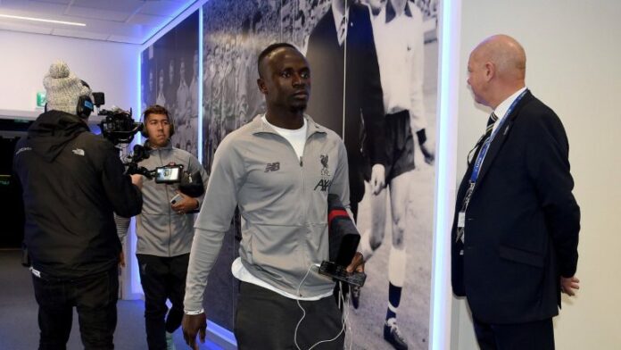 PHOTOS - Le téléphone portable de Sadio Mané qui fait le buzz sur la toile