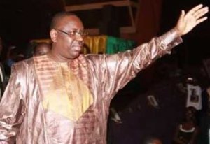 Macky Sall rend visite aux blessés militaires