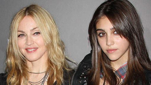 Madonna engage un sosie pour sa fille