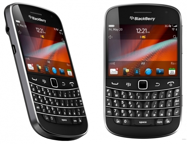 BLACK BERRY 9900