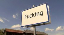 C’EST MALIN – Au village de Fucking, on se lasse de l’humour anglais