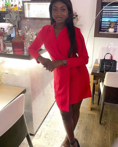 PHOTOS - Yesni, la ravissante fille dans le nouveau clip de Youssou Ndour, fait sensation sur la toile PHOTOS - Yesni, la ravissante fille dans le nouveau clip de Youssou Ndour, fait sensation sur la toile