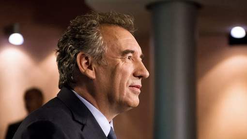 Bayrou prend clairement ses distances avec Sarkozy