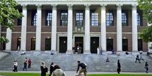 Harvard rejoint les universitaires pour un boycott des éditeurs