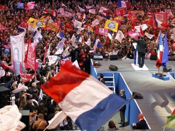 Salle comble à Bercy au meeting de rassemblement de François Hollande