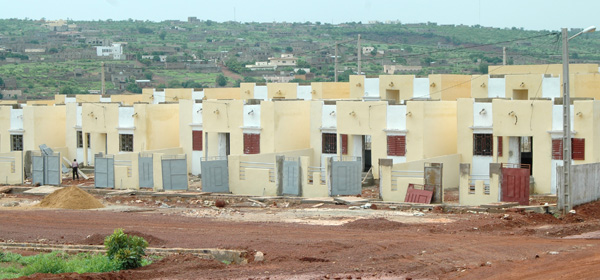En attente d’être relogés depuis 11 ans : les sinistrés de 2005 portent plainte contre l’Etat et menacent de saboter le programme 1000 logements