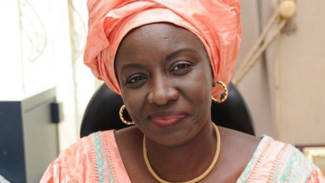 Ambitions présidentielles dans le camp de Macky Sall : « on ne fait pas de la politique pour regarder les trains passer », selon Aminata Touré Ambitions présidentielles dans le camp de Macky Sall : « on ne fait pas de la politique pour regarder les trains passer », selon Aminata Touré