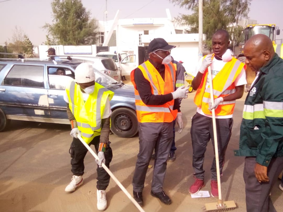 Cleaning Day- Commune de Sangalkam: Le Maire Oumar Guèye et ses administrés, en action