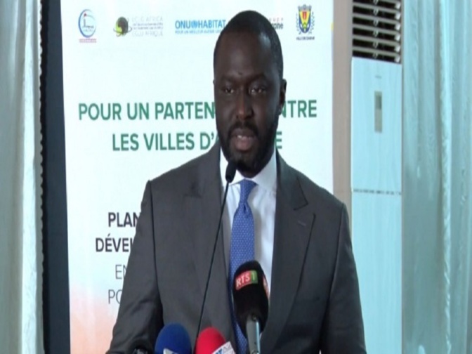 Cleaning-Day : Abdou Karim Fofana appelle les étudiants à changer de comportement