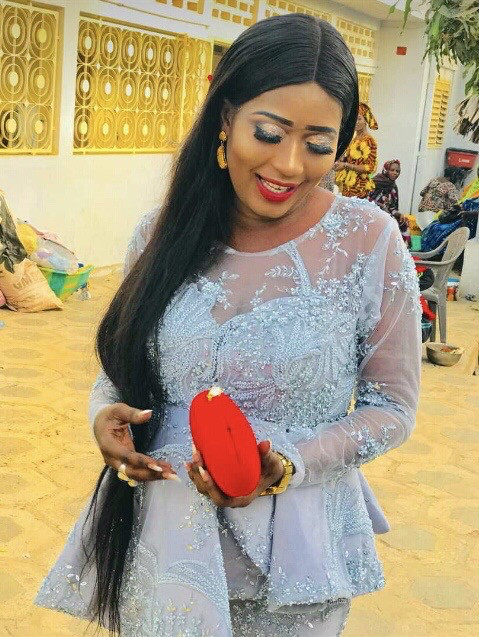 Les images du baptême du fils de Alassane Guèye et Ndèye Ndiaye de la série "Mbettel" Les images du baptême du fils de Alassane Guèye et Ndèye Ndiaye de la série "Mbettel"