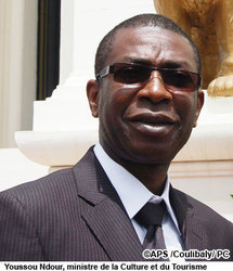 Youssou ndour lâche Cheikh Béthio pour Serigne Mame Mor