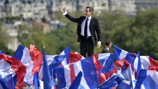Sarkozy jugé plus fiable sur l'Europe que Hollande