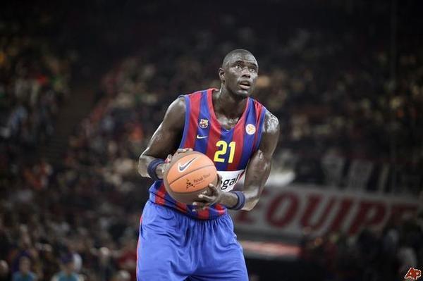 Le basketteur Boniface Ndong élu MVP du mois d'avril