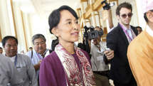 Aung San Suu Kyi a prêté serment
