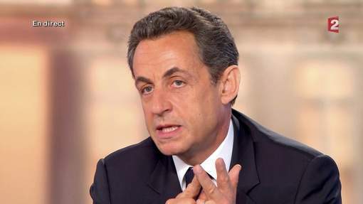 Sarkozy traite Hollande de "petit calomniateur"