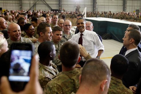 Barack Obama fait campagne en "président de guerre"