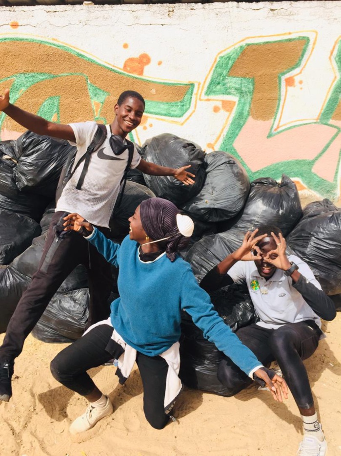 Lutte contre l'insalubrité: Le réseau des Alumnis du Pont Kaolack/ Osterode en Allemagne s'engage Lutte contre l'insalubrité: Le réseau des Alumnis du Pont Kaolack/ Osterode en Allemagne s'engage