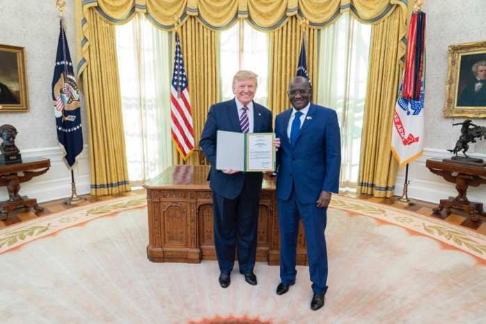 Nouvel ambassadeur du Sénégal aux États-unis, Son Excellence Mansour Élimane KANE reçu par le Président des Etats-Unis, Son Excellence Monsieur Donald John TRUMP   L’AmbaMansour Elimane Kane, nouvel ambassadeur du Sénégal à Washington a pris fonction