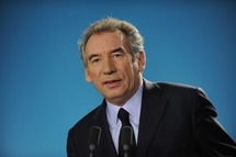 Législatives : le PS veut épargner Bayrou, pas l'UMP