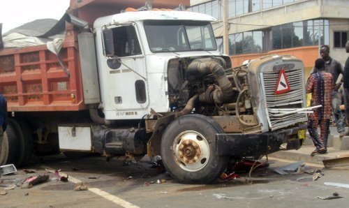 Accident d'un camion gros-porteur chargé