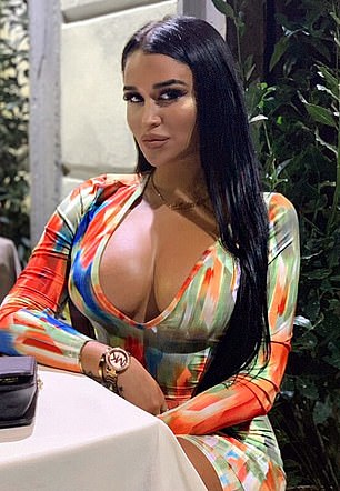 Les joueurs de Man. City reçoivent 22 femmes à leur hôtel: La chaude soirée des Citizens Les joueurs de Man. City reçoivent 22 femmes à leur hôtel: La chaude soirée des Citizens