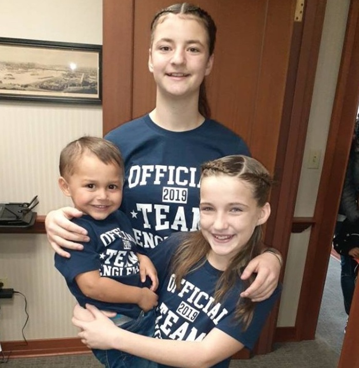 «L’amour c’est l’amour, peu importe la couleur de la peau». Une noire adopte trois enfants blancs (photos) «L’amour c’est l’amour, peu importe la couleur de la peau». Une noire adopte trois enfants blancs (photos)