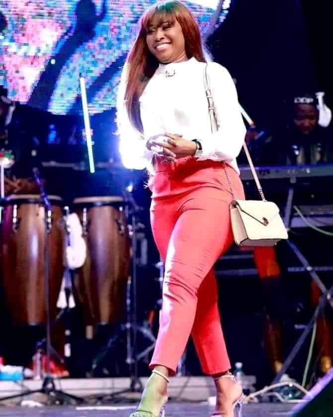 PHOTOS – Veuve de Dj Arafat: Carmen Sama, une beauté dans toute sa splendeur
