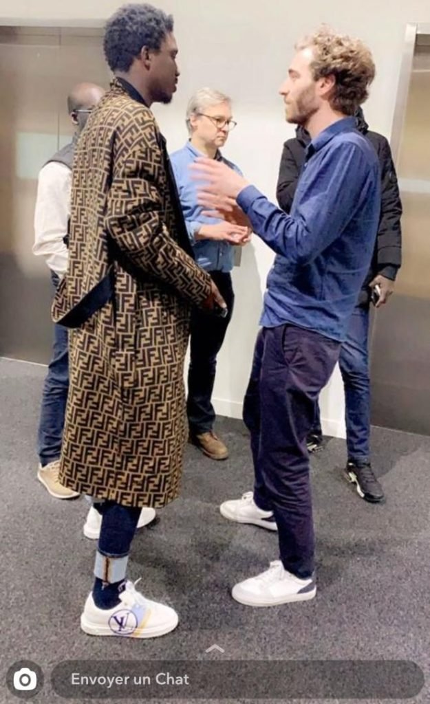 PHOTOS - Devinez combien coûte le manteau fausse fourrure de Wally Seck