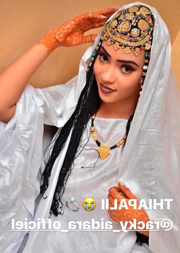 PHOTOS - L’attaquant sénégalais Babacar Guèye épouse Racky Aïdara de la série «Mœurs» PHOTOS - L’attaquant sénégalais Babacar Guèye épouse Racky Aïdara de la série «Mœurs»