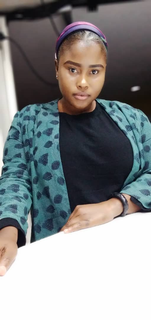 PHOTOS -  Ndèye Lissa Cissokho,  la nouvelle présentatrice du JT  de 13 heures de la télévision Touba TV