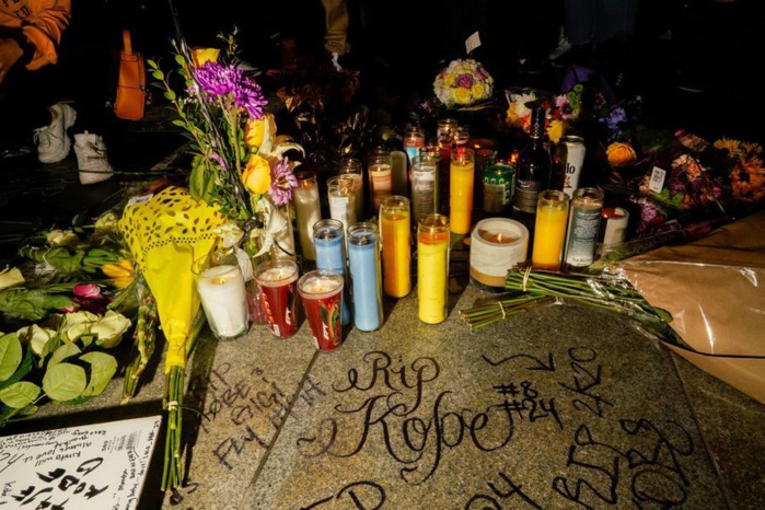 Devant le Staples Center de Los Angeles: Les fans de Kobe Bryant inconsolables (photos)
