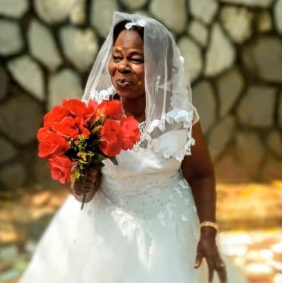 Nigeria: Elle se marie pour la première fois à l’âge de 60 ans (photos)