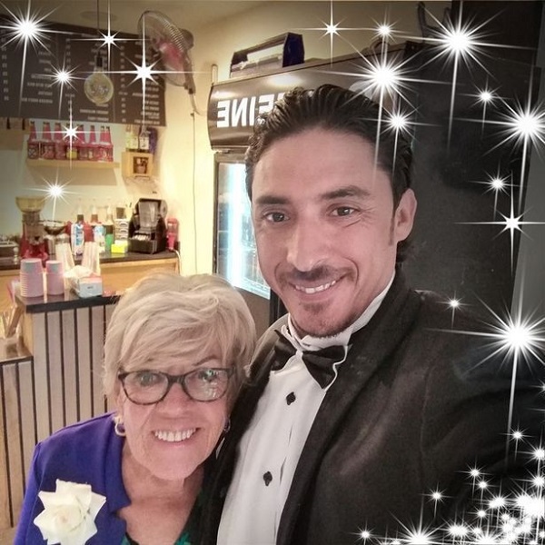 Une Britannique de 80 ans explique son premier rapport s*xuel avec son chéri de 35 ans Une Britannique de 80 ans explique son premier rapport s*xuel avec son chéri de 35 ans