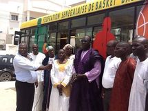 Senbus offre un autocar à la Fédération sénégalaise de basket