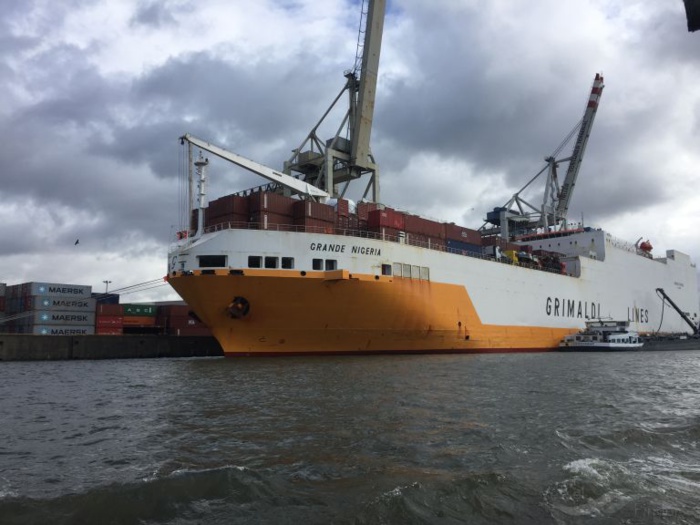 PHOTOS- Voici "Grande Nigéria", le bateau qui transportait la tonne de drogue saisie au Port de Dakar
