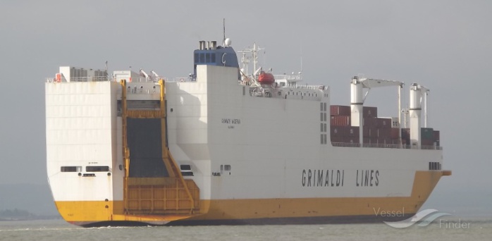 PHOTOS- Voici "Grande Nigéria", le bateau qui transportait la tonne de drogue saisie au Port de Dakar
