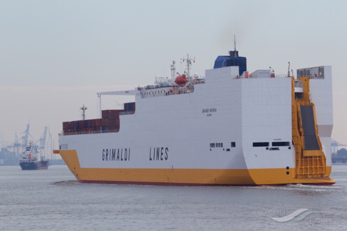 PHOTOS- Voici "Grande Nigéria", le bateau qui transportait la tonne de drogue saisie au Port de Dakar