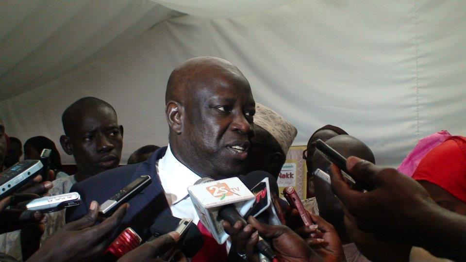 Serigne Mansour Sy Djamil en mode costume cravate