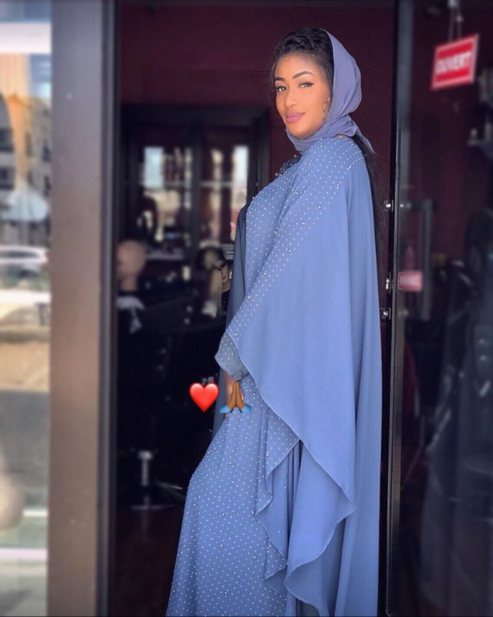 PHOTOS - Lysa Dione étale toute sa beauté et sa classe