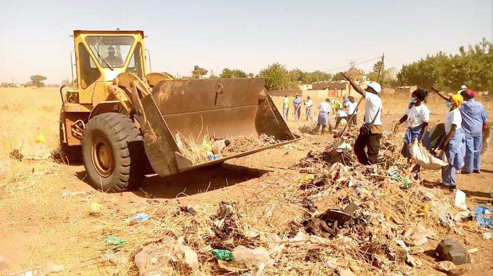 PHOTOS - Cleaning Day: La tournée de Boun Abdallah Dionne dans les 6 communes de son département 