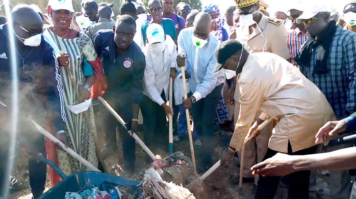 Cleaning Day à Gossas: Dionne annonce l’installation des Comités de quartier pour maintenir la ville propre Cleaning Day à Gossas: Dionne annonce l’installation des Comités de quartier pour maintenir la ville propre