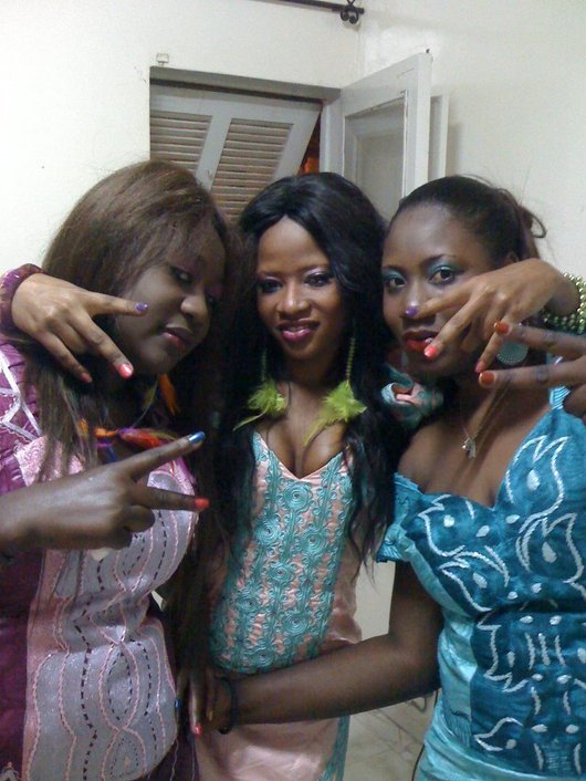 La top modéle Ndeye Khady Ba et sa bande en feeling sagne sé !!!