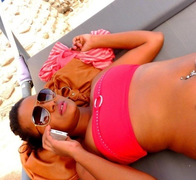 Photo : La jet-setteuse Hiba Thiam en mode relax !