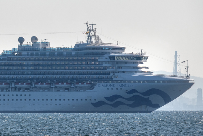 Japon: l’épidémie de coronavirus s’aggrave à bord d'un bateau de croisière
