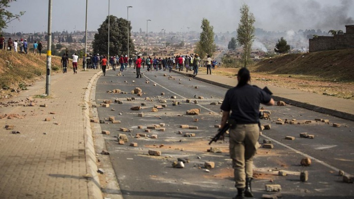 Bénin: Un policier tué dans l'attaque d'un poste de police près de la frontière burkinabè